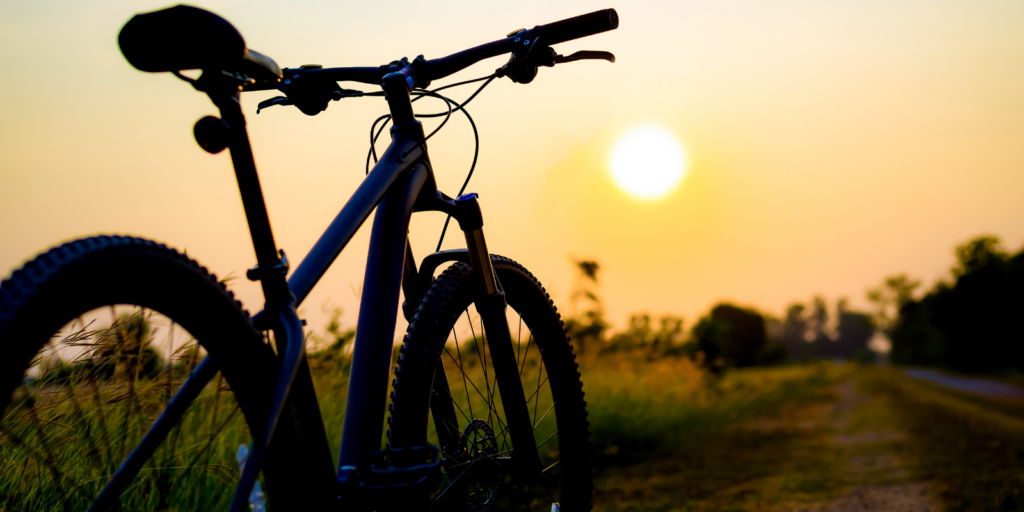 Billede af en Cykling podcast og en solnedgang
